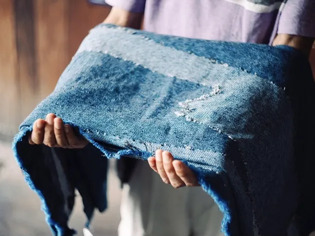 播州織の生地を広げたアップ